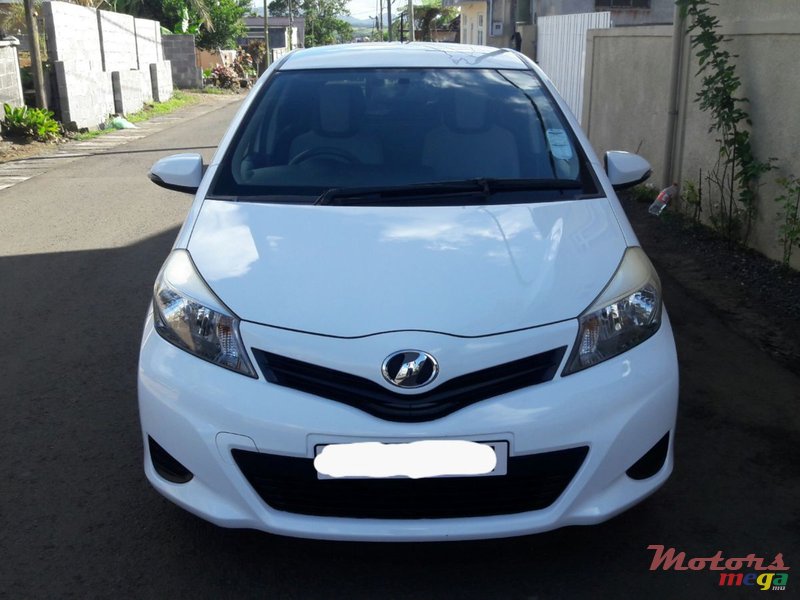 2012' Toyota Vitz 1320cc photo #1