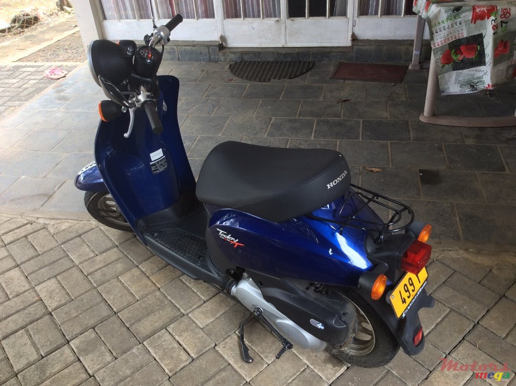 2013' Honda MVS50 photo #1