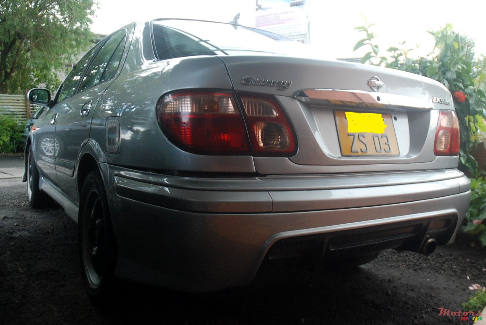 2003' Nissan Sunny photo #2