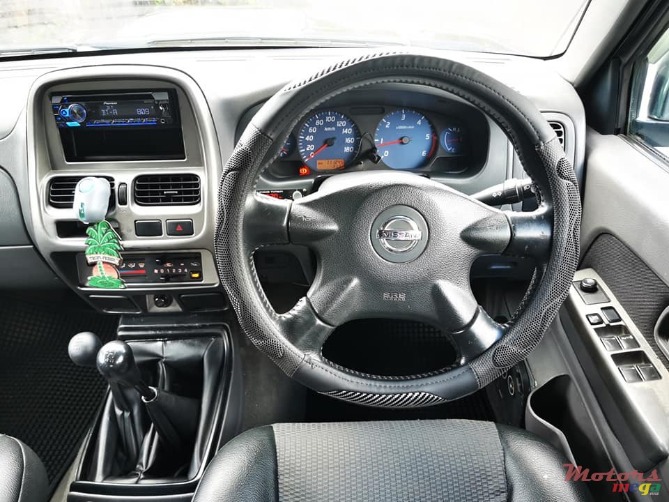 2013' Nissan Hardbody NP300 photo #5