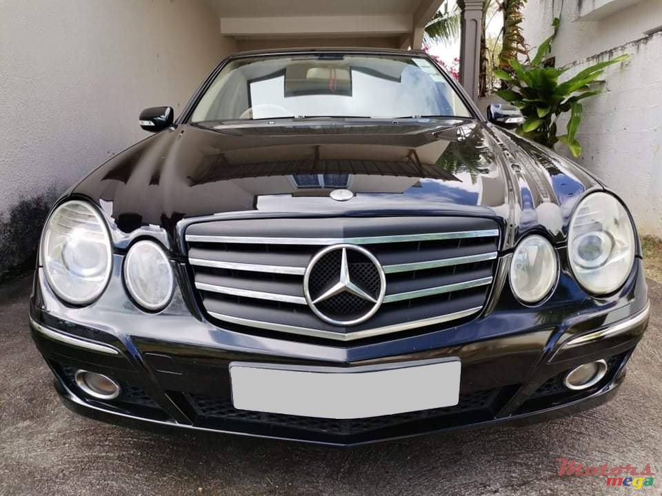 2007' Mercedes-Benz E-Class E200 photo #1