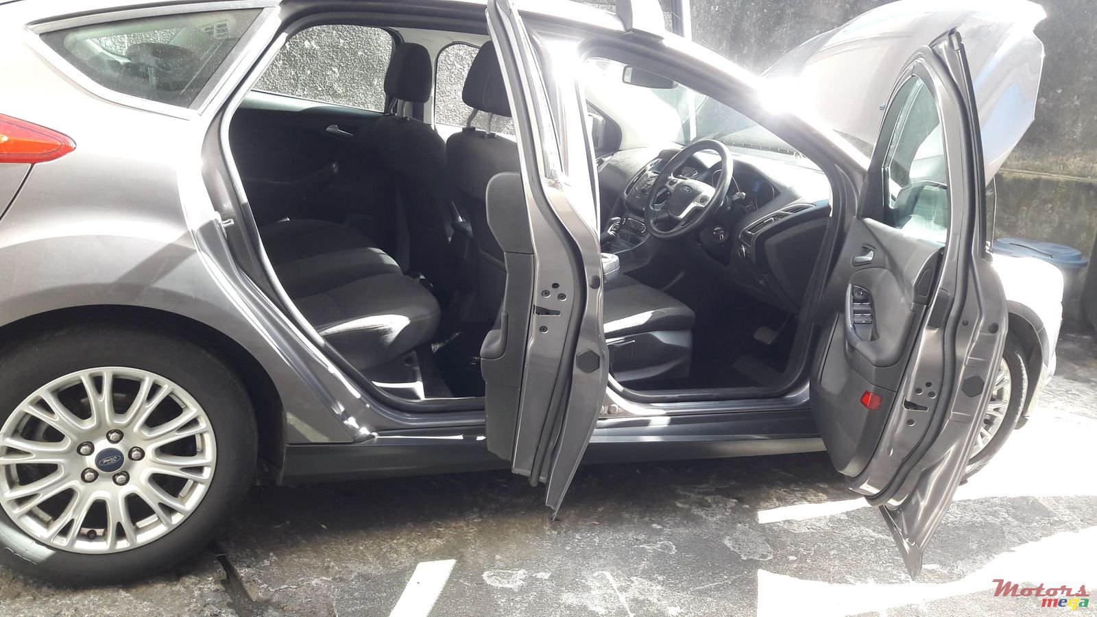 2013' Ford Focus photo #2