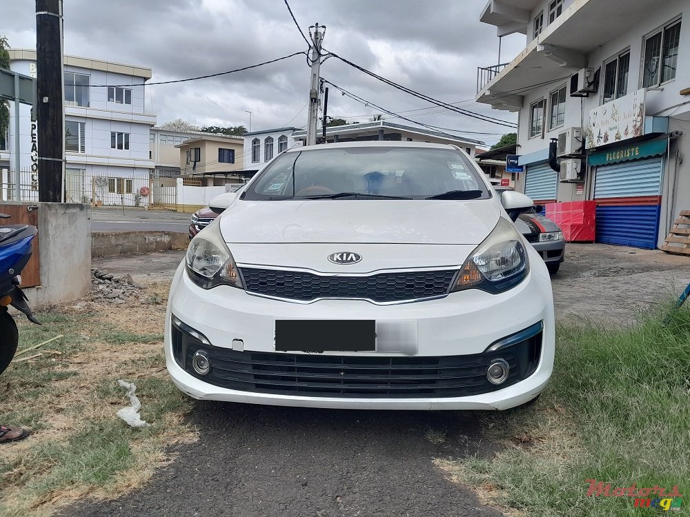 2015' Kia Rio photo #1