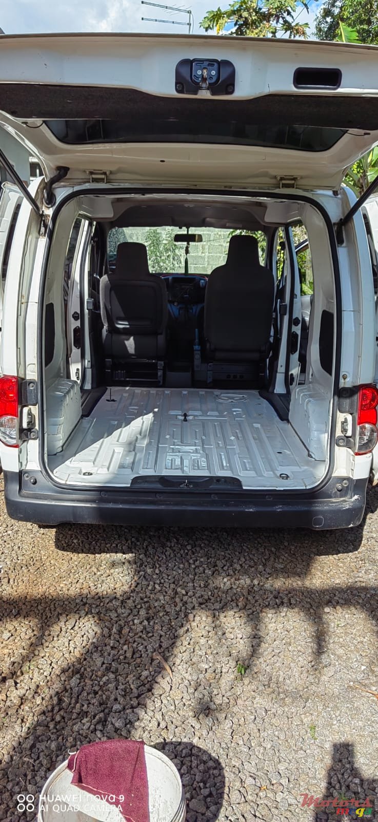 2012' Nissan NV200 photo #2