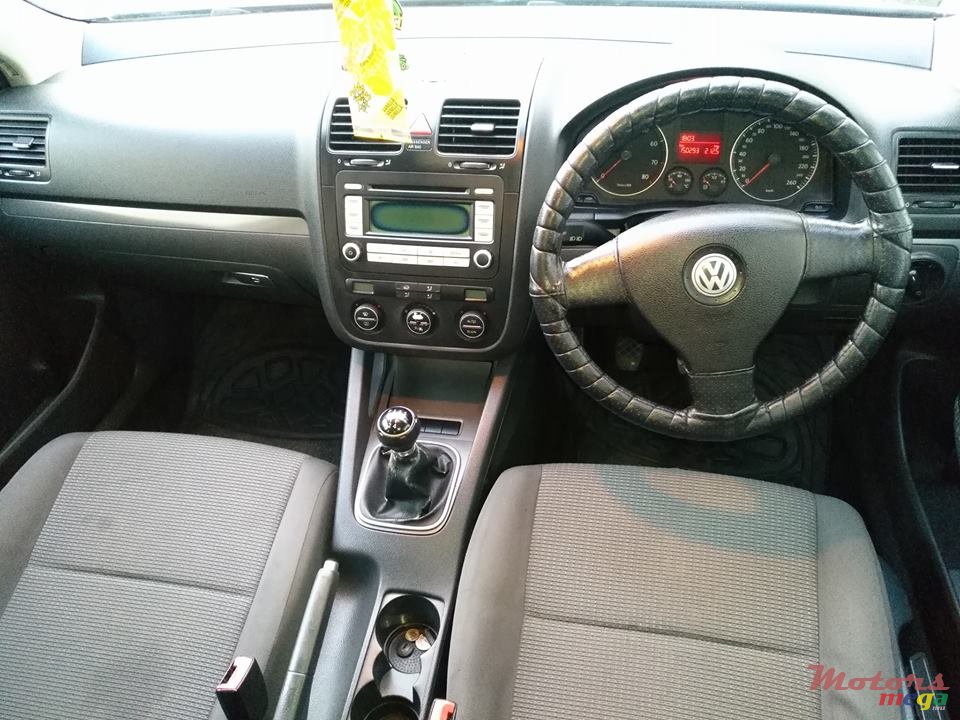 2009' Volkswagen Jetta photo #4