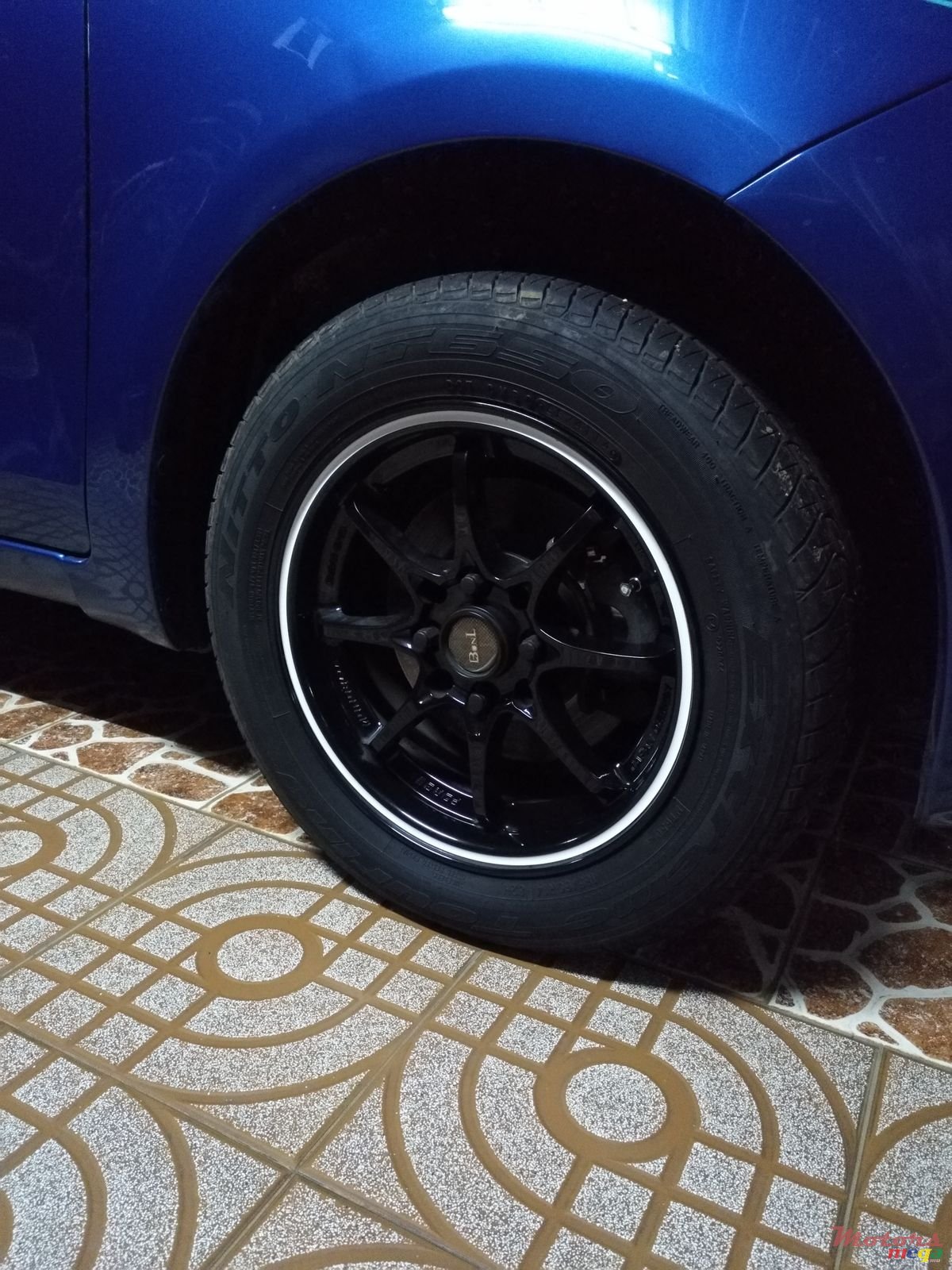 2006' Toyota Vitz photo #3