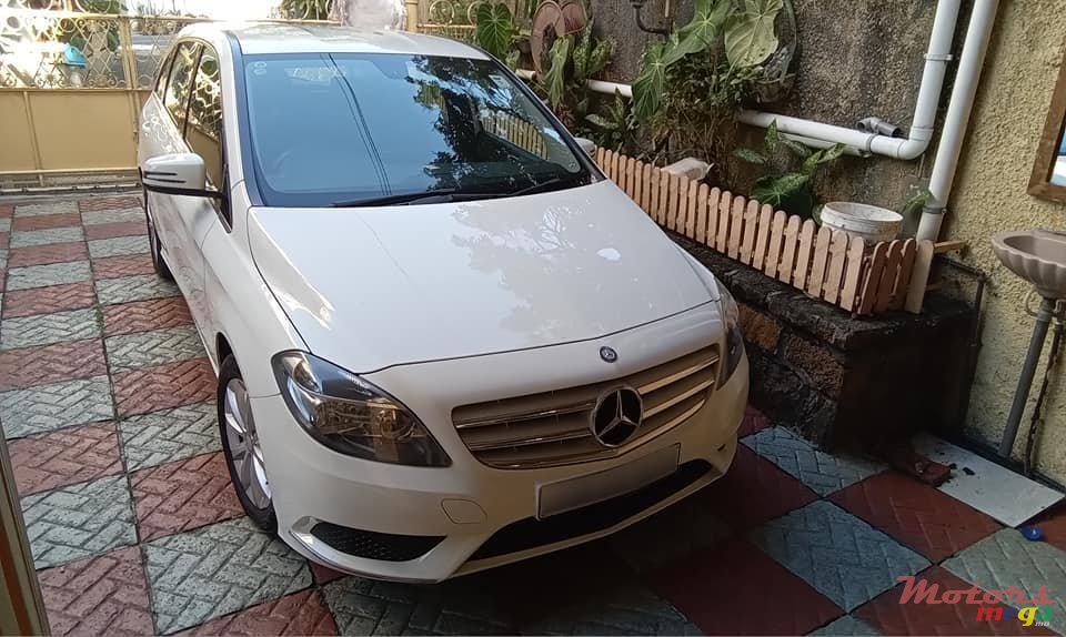 2016' Mercedes-Benz B 200 photo #2