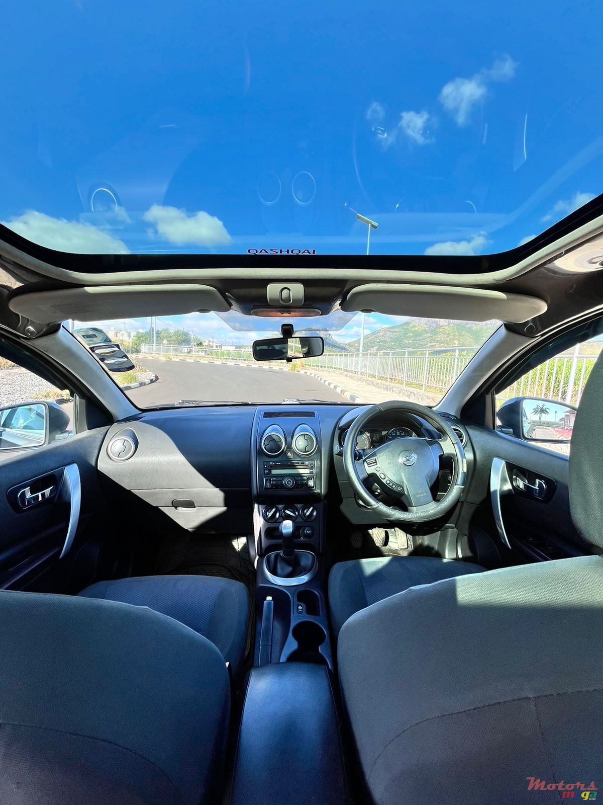 2012' Nissan Qashqai+2 photo #2