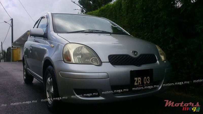 2003' Toyota Vitz photo #1