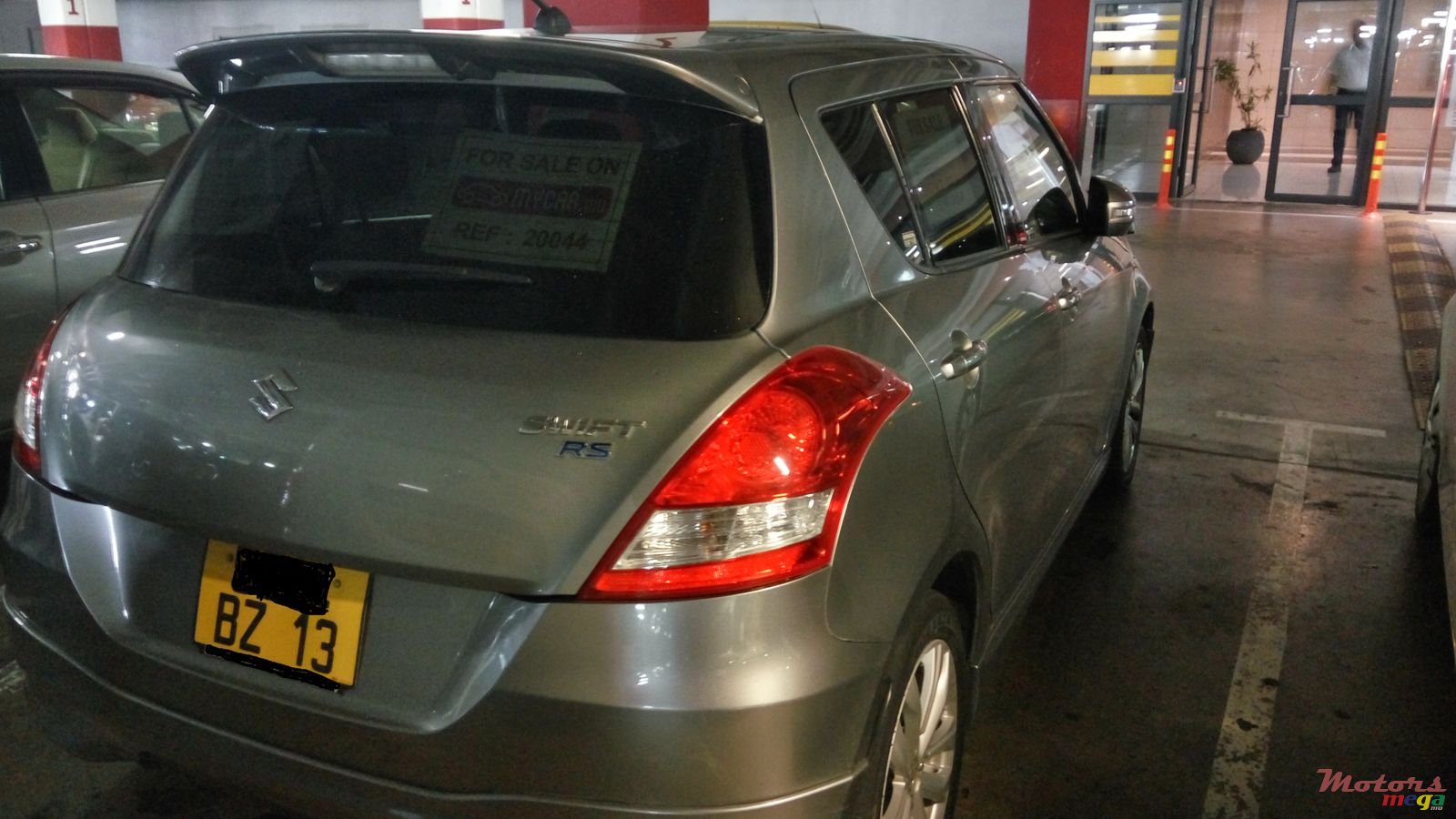 2013' Suzuki Swift RS photo #2