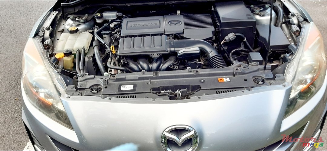 2011' Mazda 3 photo #5