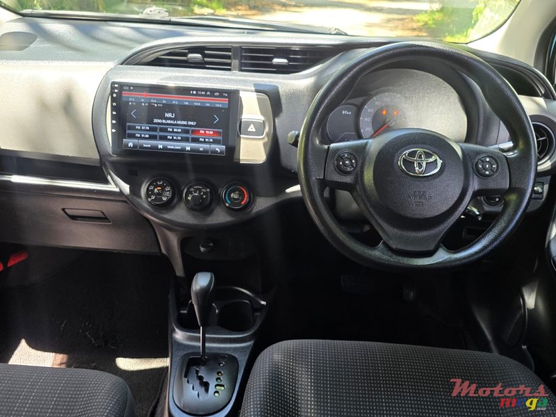 2016' Toyota Vitz photo #6