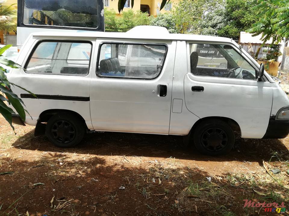 1994' Toyota photo #1