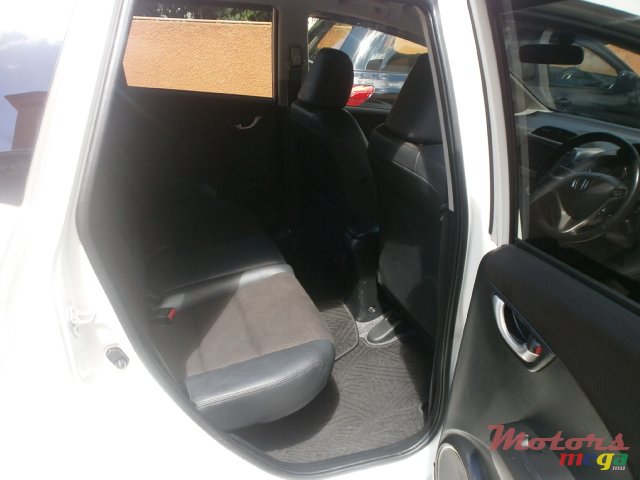 2013' Honda FIT USA fit hybrid photo #7