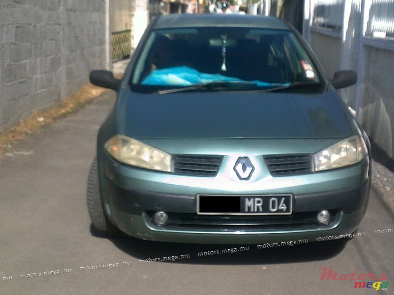 2004' Renault Megane Mk2 photo #1