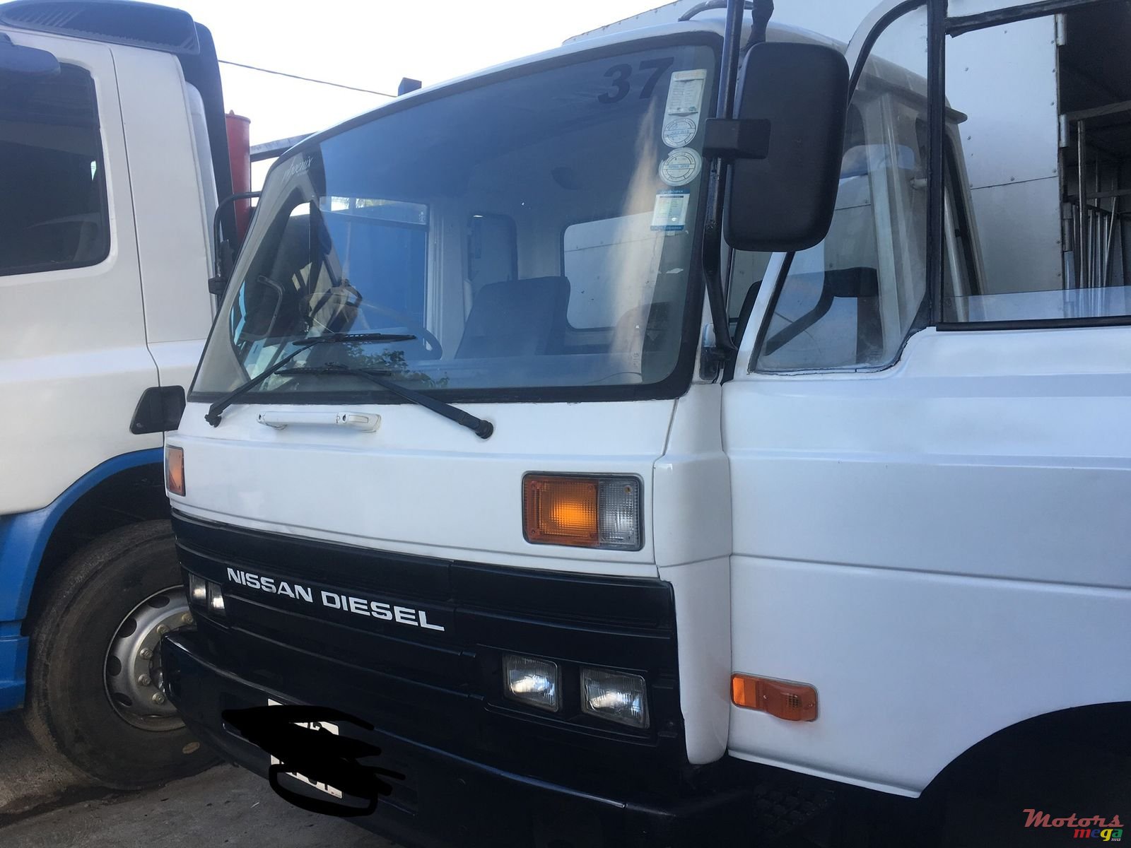 1997' Nissan Fe6 photo #1