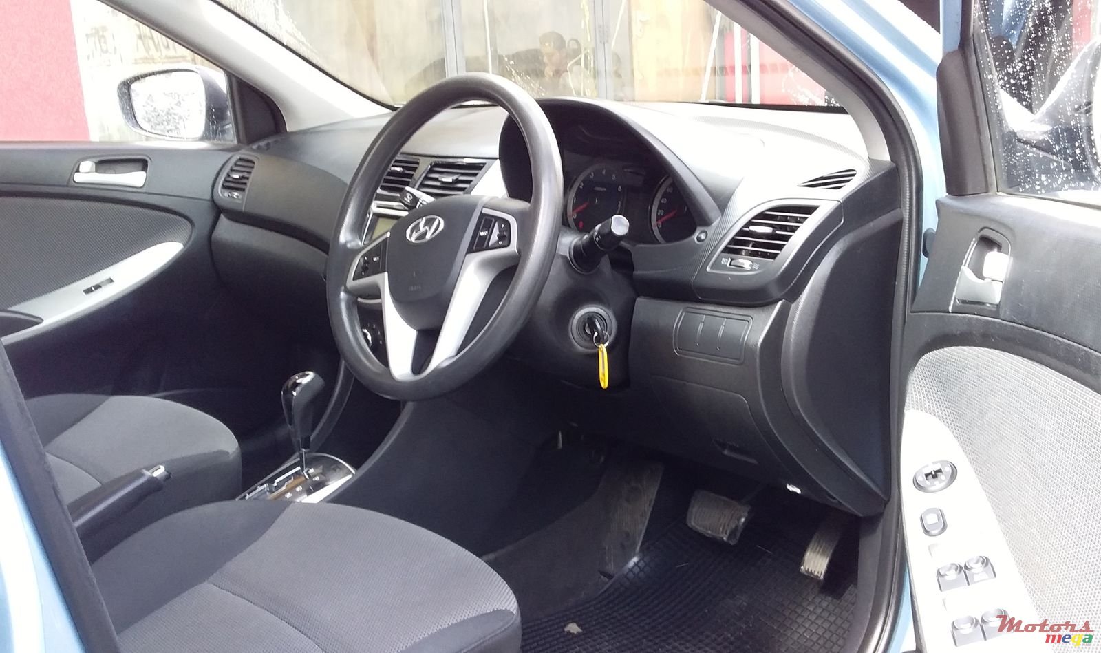 2014' Hyundai Accent photo #3