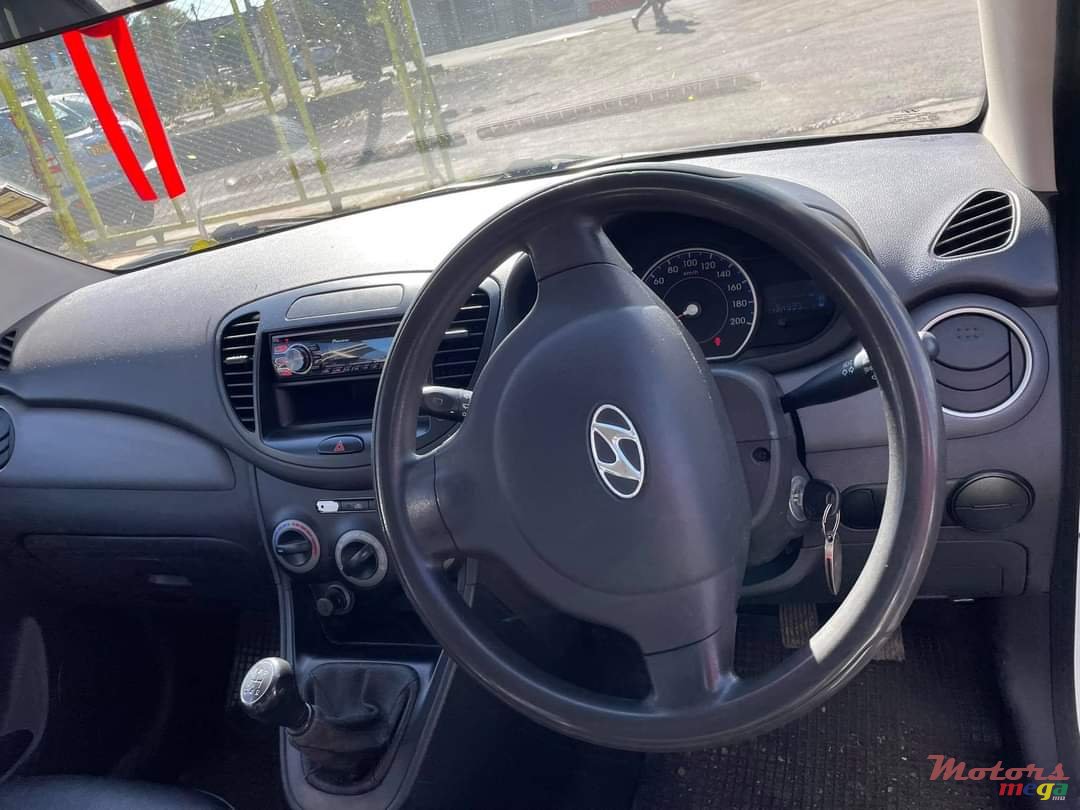 2012' Hyundai i10 photo #3