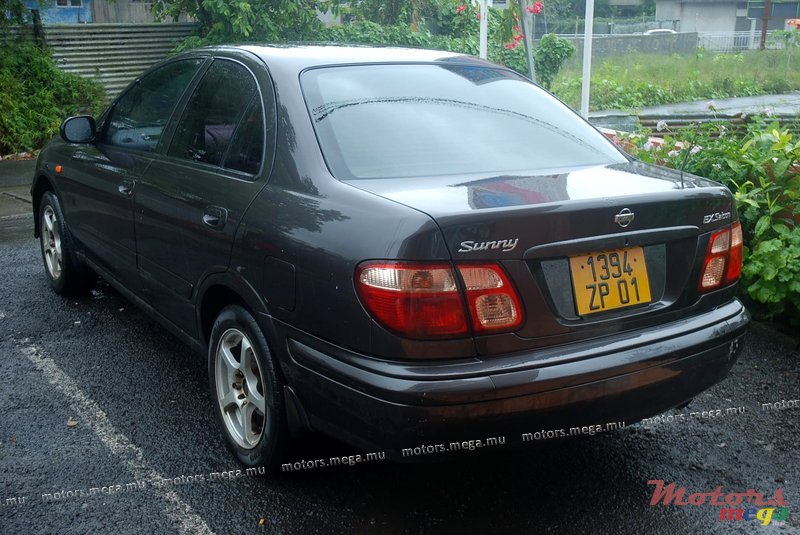 2001' Nissan Sunny photo #2