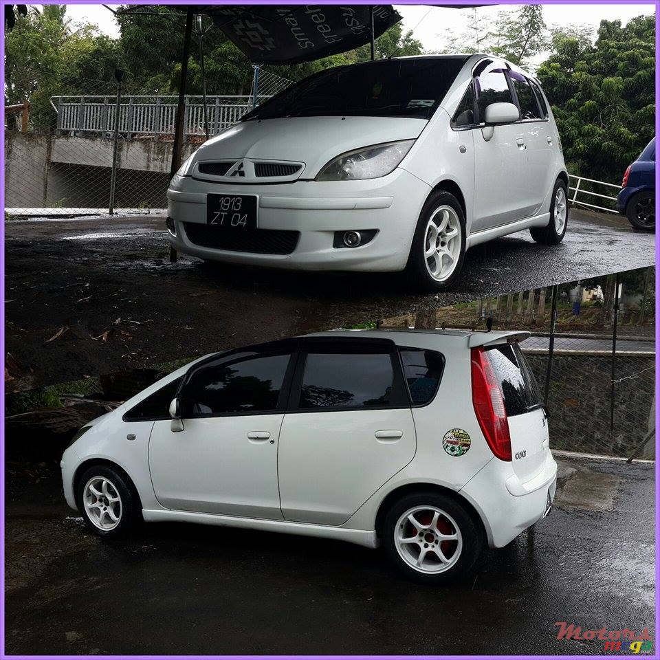 2004' Mitsubishi Colt photo #1