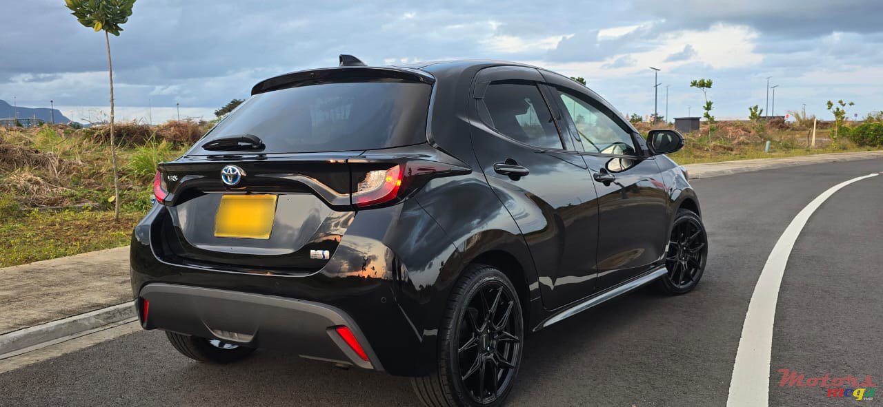 2021' Toyota Yaris photo #4