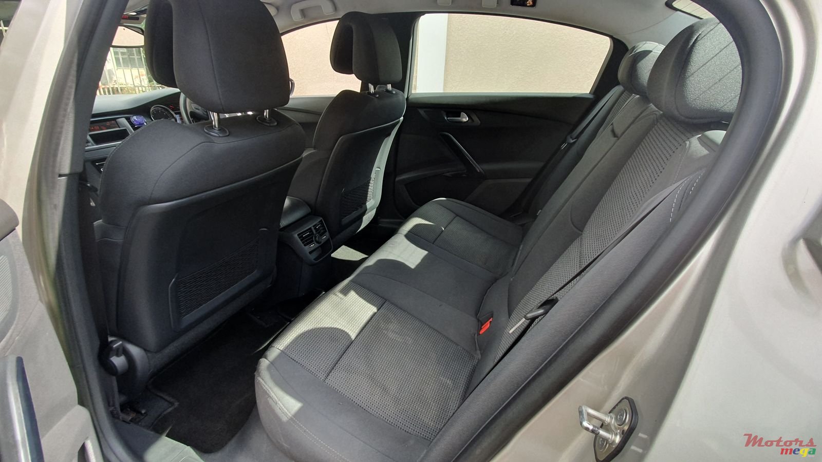 2012' Peugeot 508 photo #5