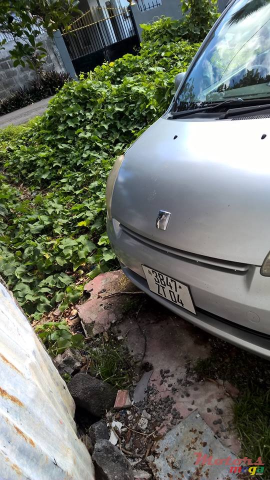 2004' Toyota passo sette photo #1