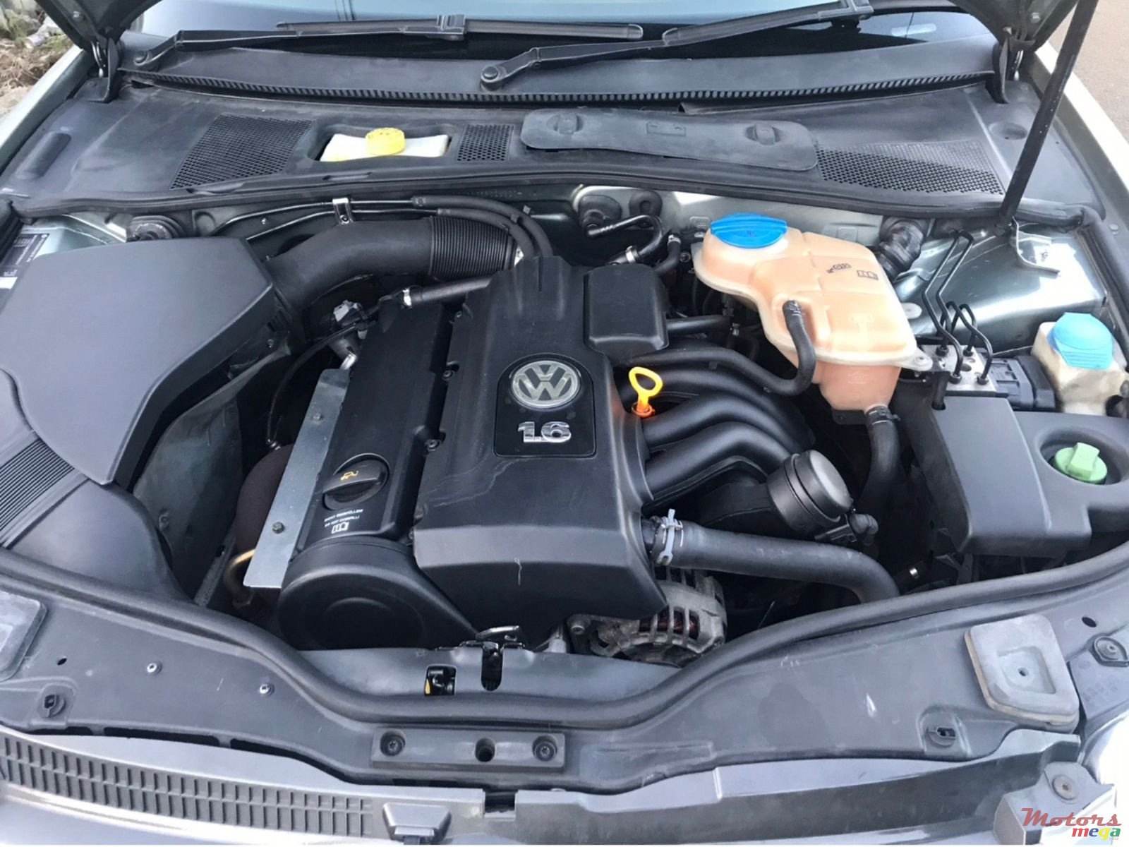 2006' Volkswagen Passat photo #3