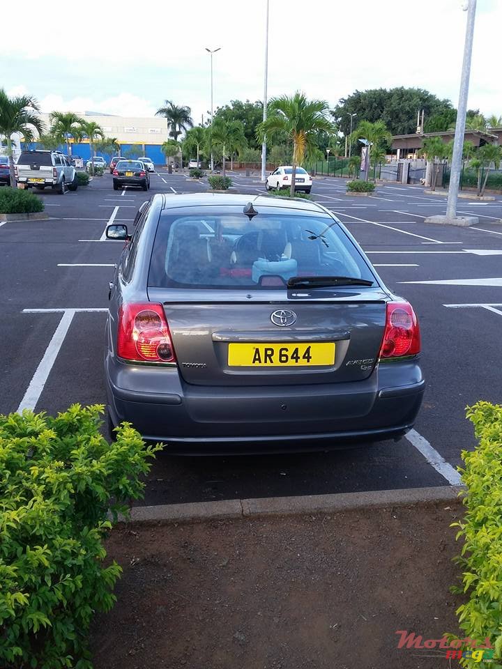 2003' Toyota Avensis photo #6