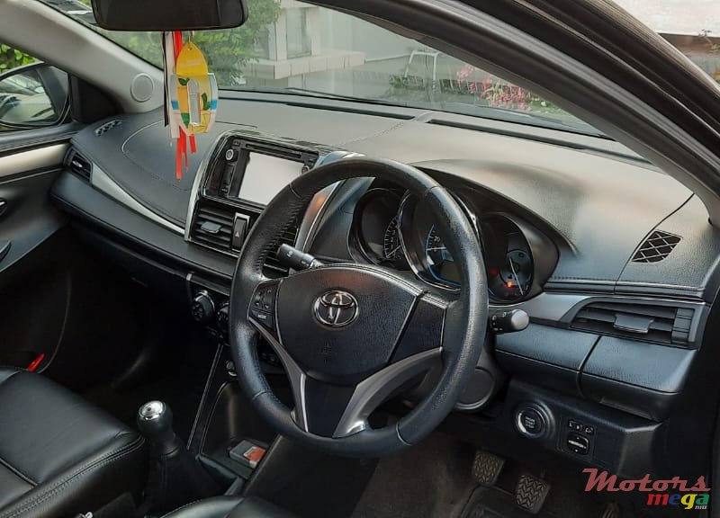 2016' Toyota Yaris photo #4