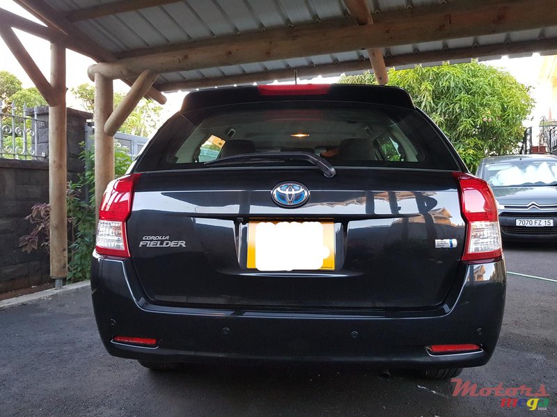 2013' Toyota Fielder photo #2