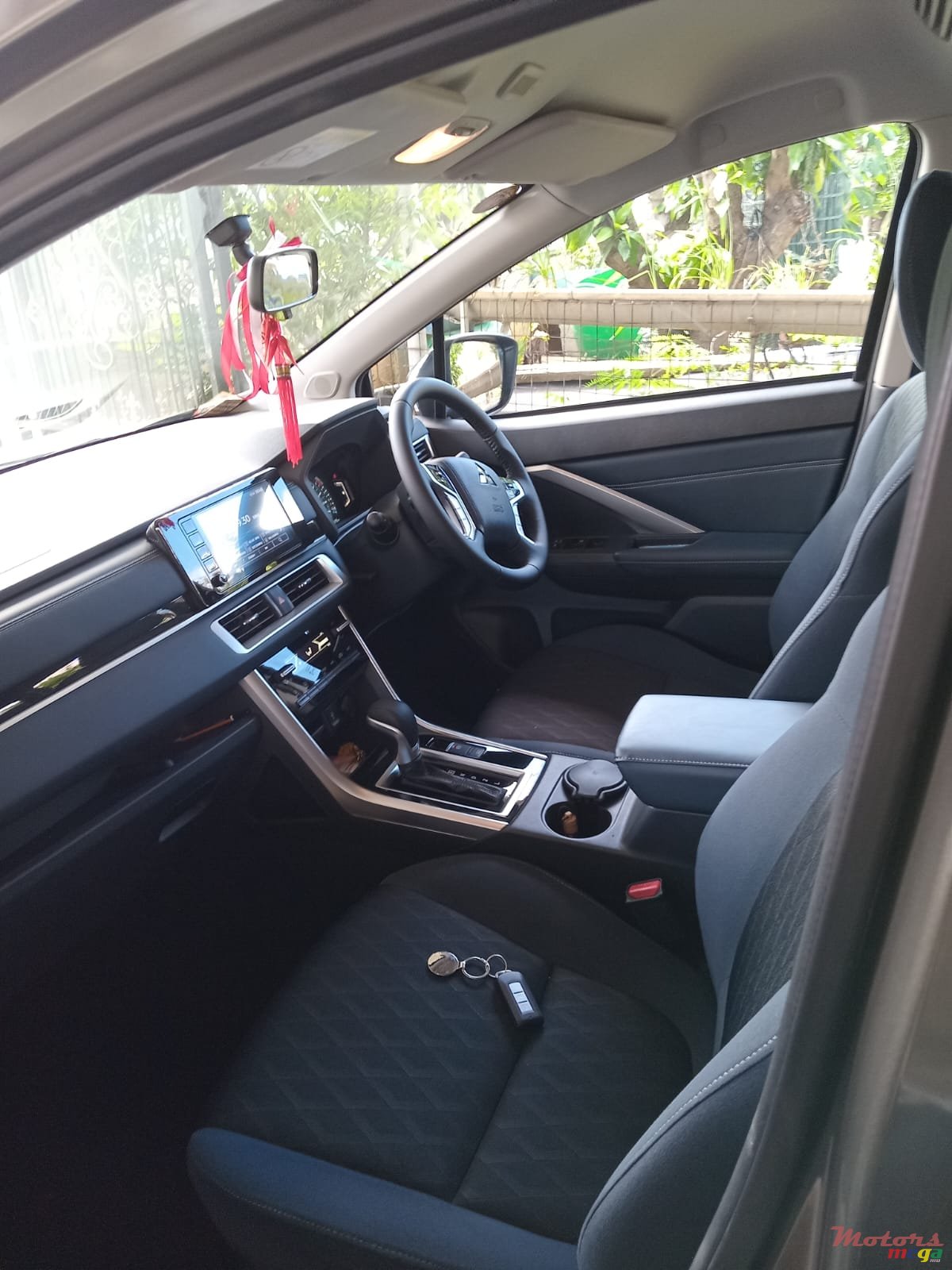 2025' Mitsubishi photo #6