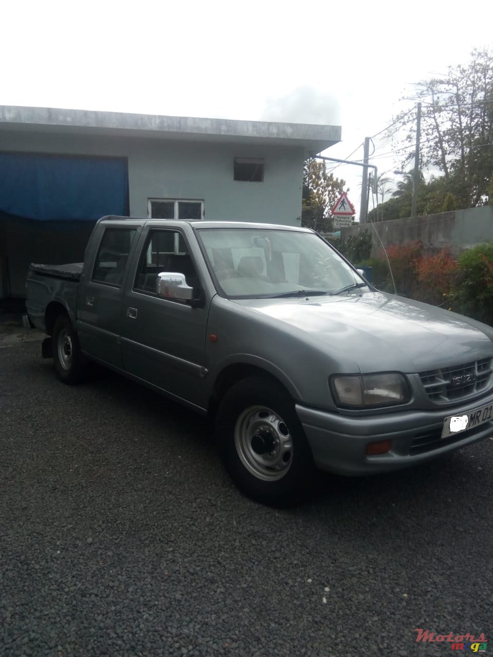 2001' Isuzu TFR photo #3