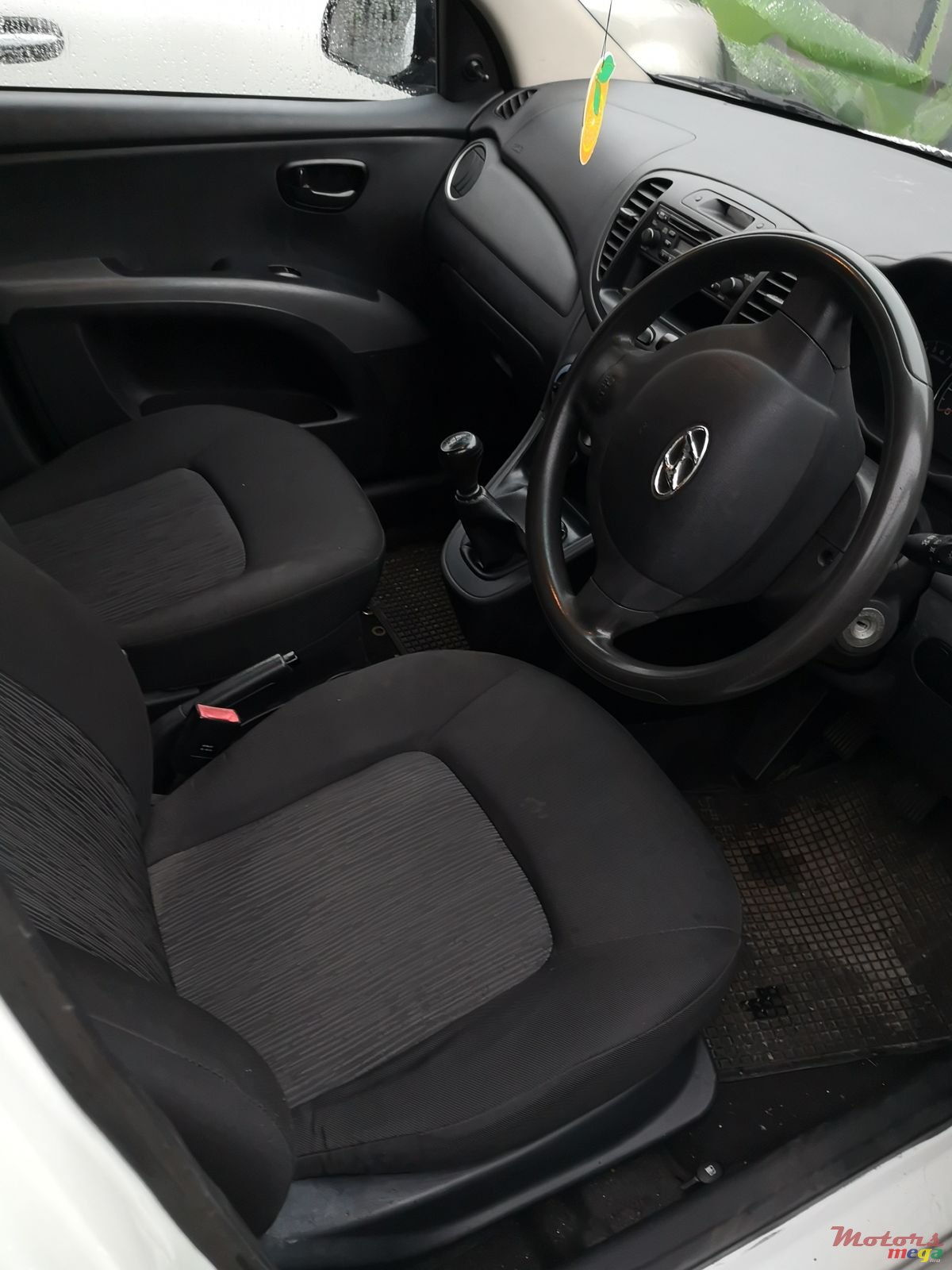 2012' Hyundai i10 photo #3