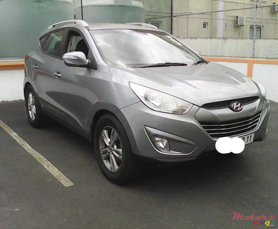 2011' Hyundai ix35 photo #2