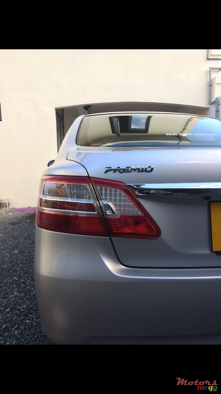 2013' Toyota Corolla photo #2