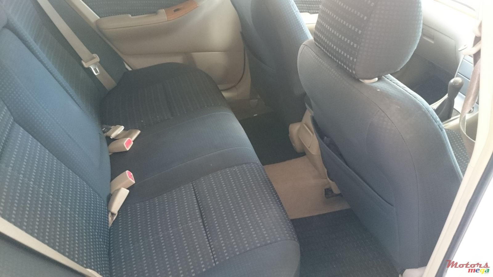 2006' Toyota Corolla NZE grade G photo #3