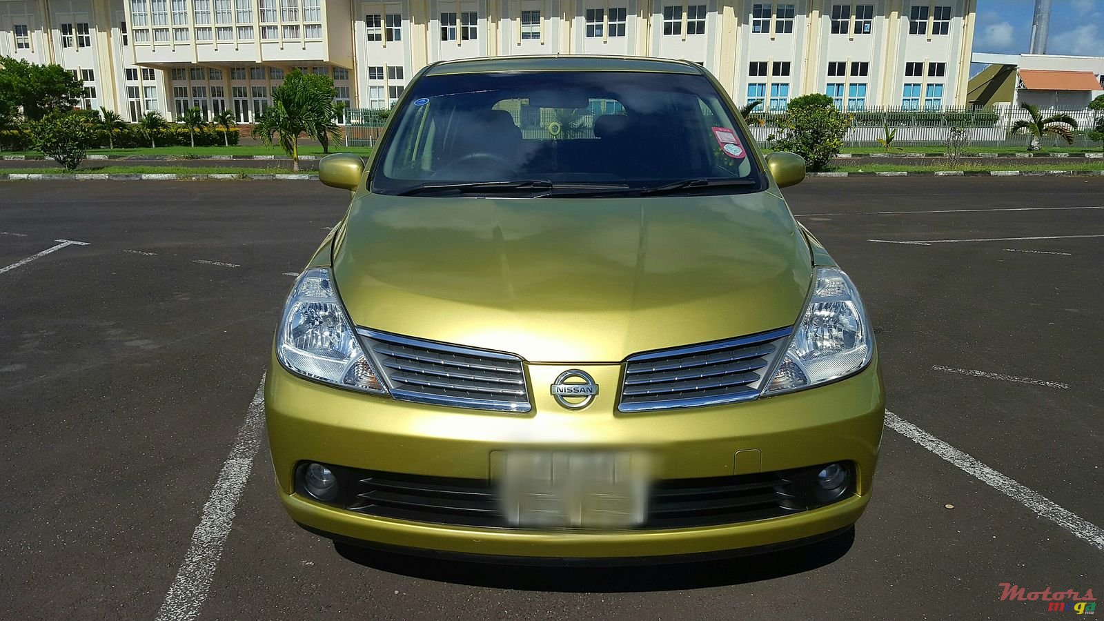 2005' Nissan Tiida photo #2