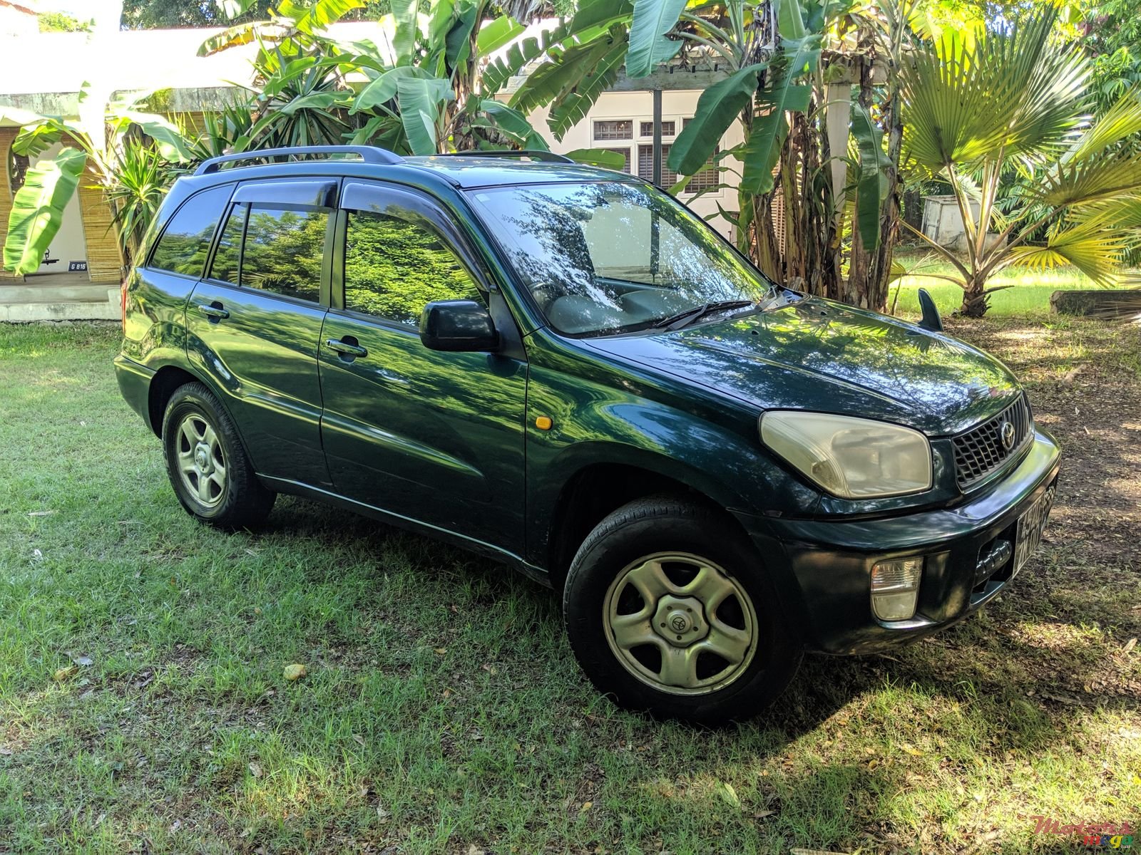 2000' Toyota RAV4 photo #2