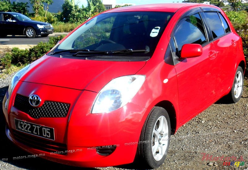 2005' Toyota vitz photo #1