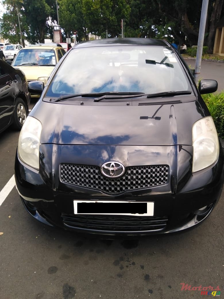 2008' Toyota Yaris photo #1