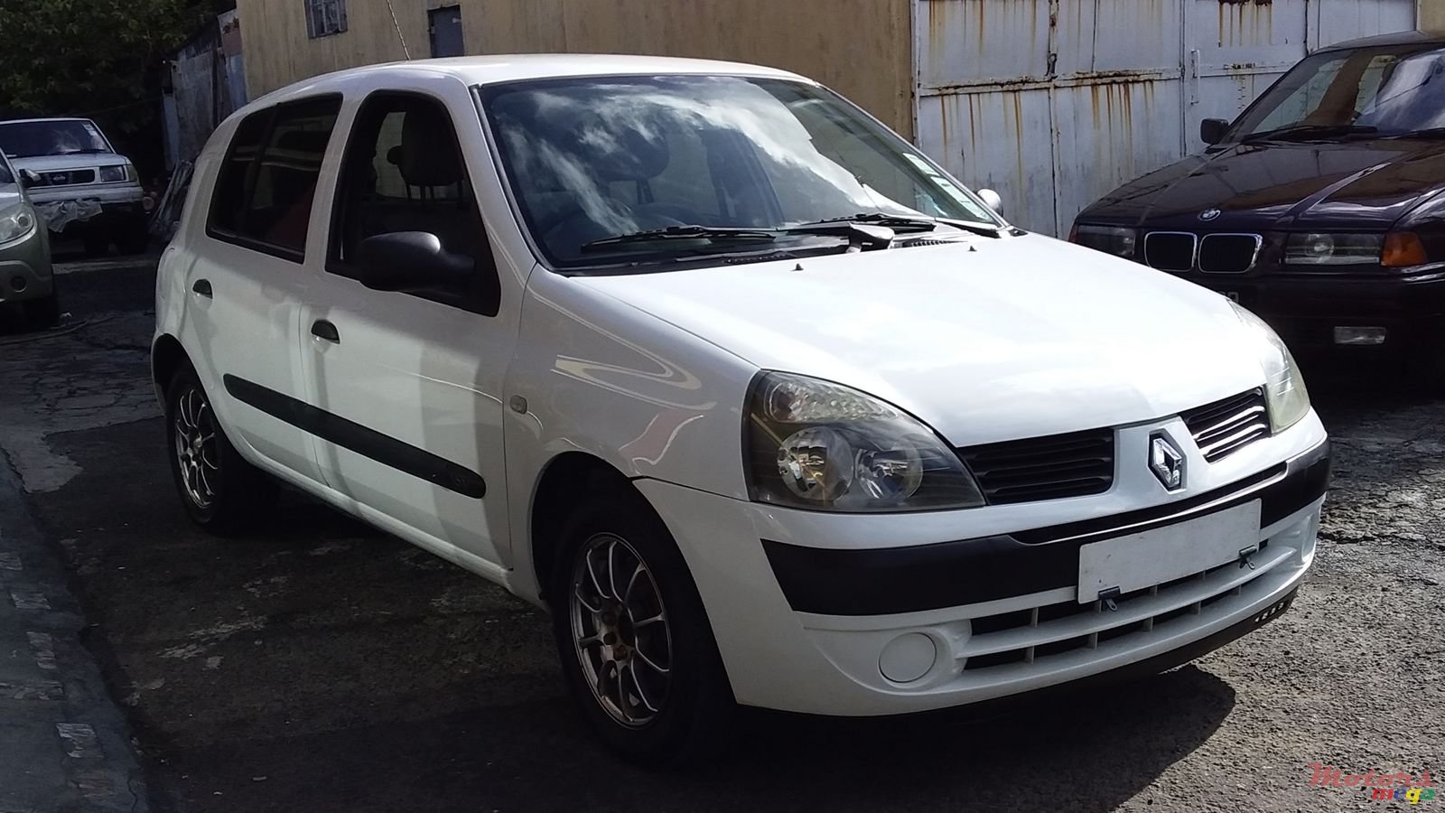 2007' Renault Clio photo #1