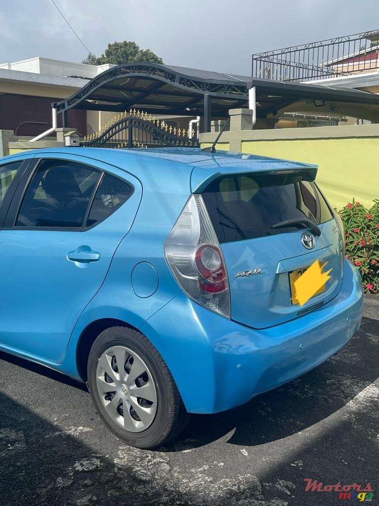 2014' Toyota Aqua photo #4