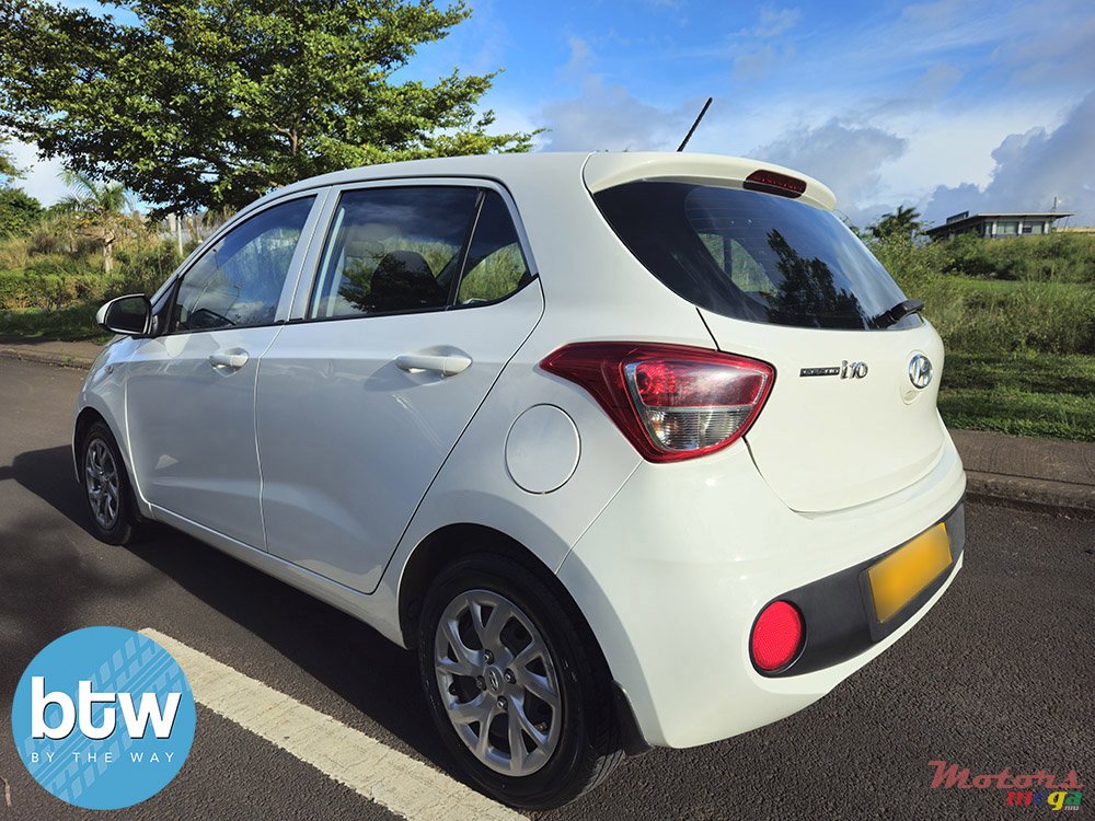 2018' Hyundai Grand i10 photo #3