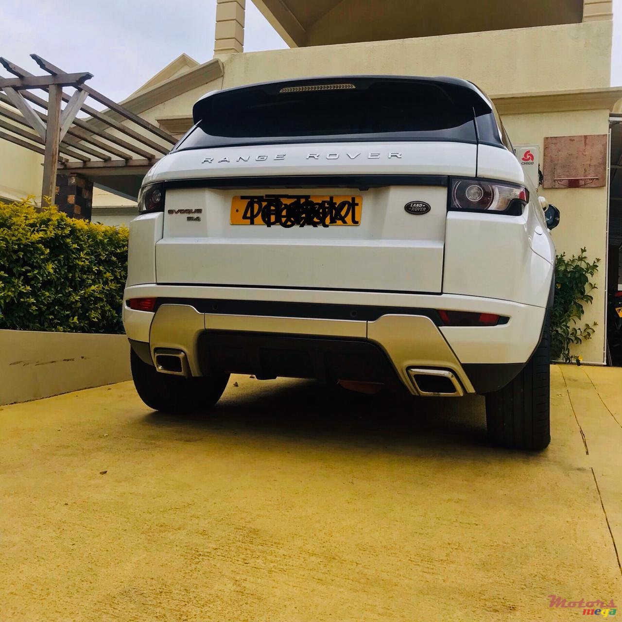 2013' Land Rover Range Rover Evoque photo #1