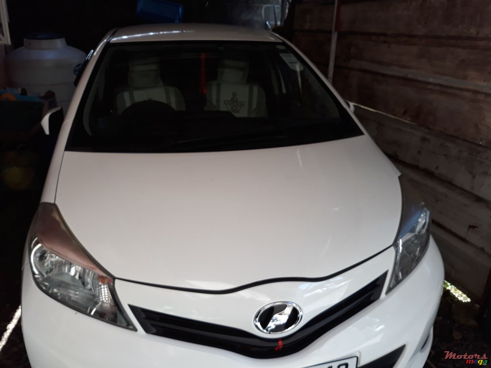 2012' Toyota Vitz photo #1