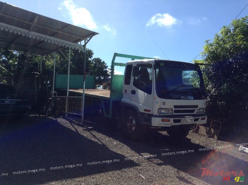 2003' Isuzu photo #1