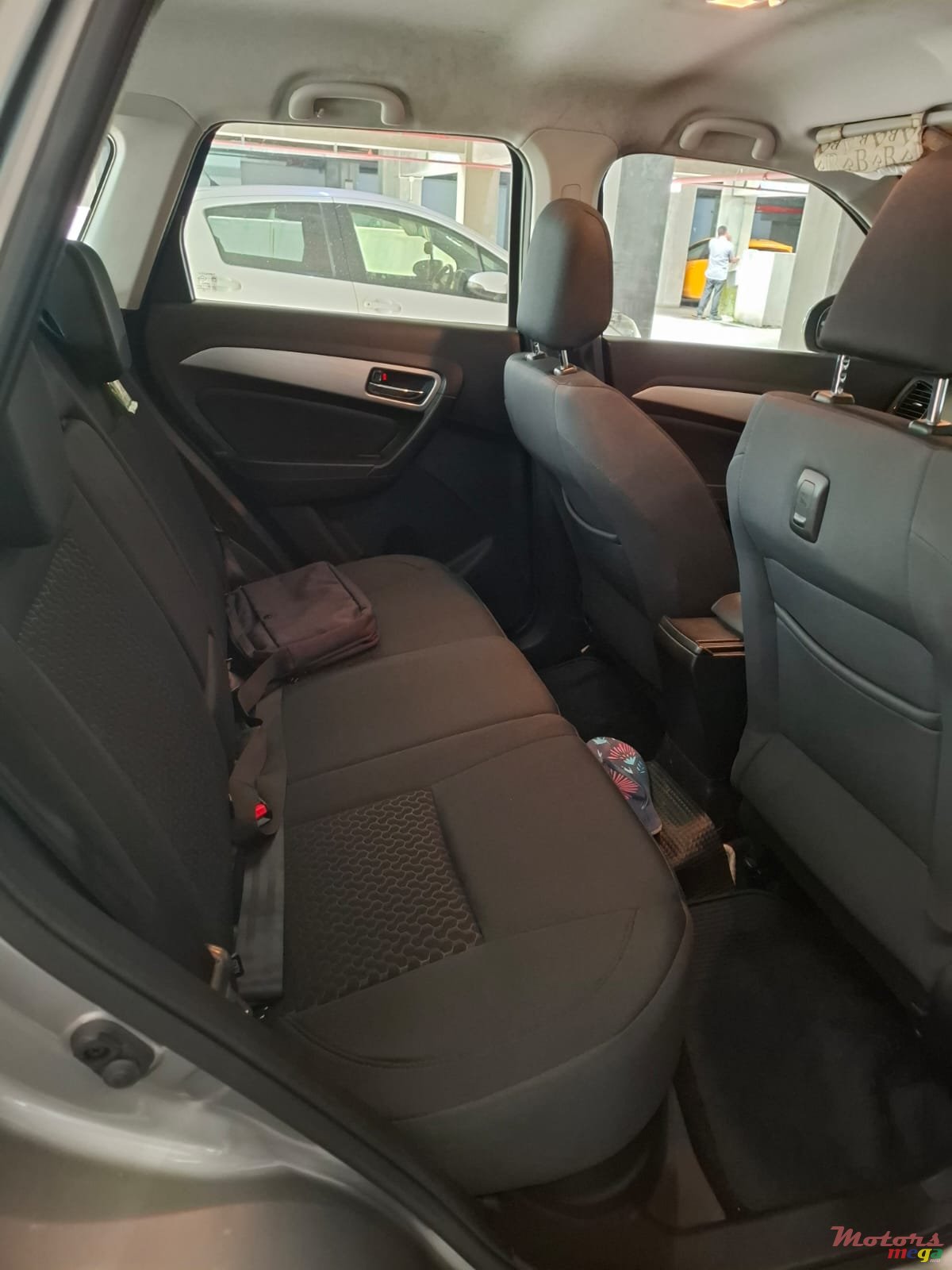 2021' Toyota Urban Cruiser photo #3