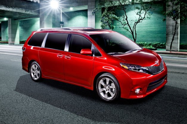 2015 Toyota Sienna SE Keeps the Swagger, Adds Thoughtful Updates