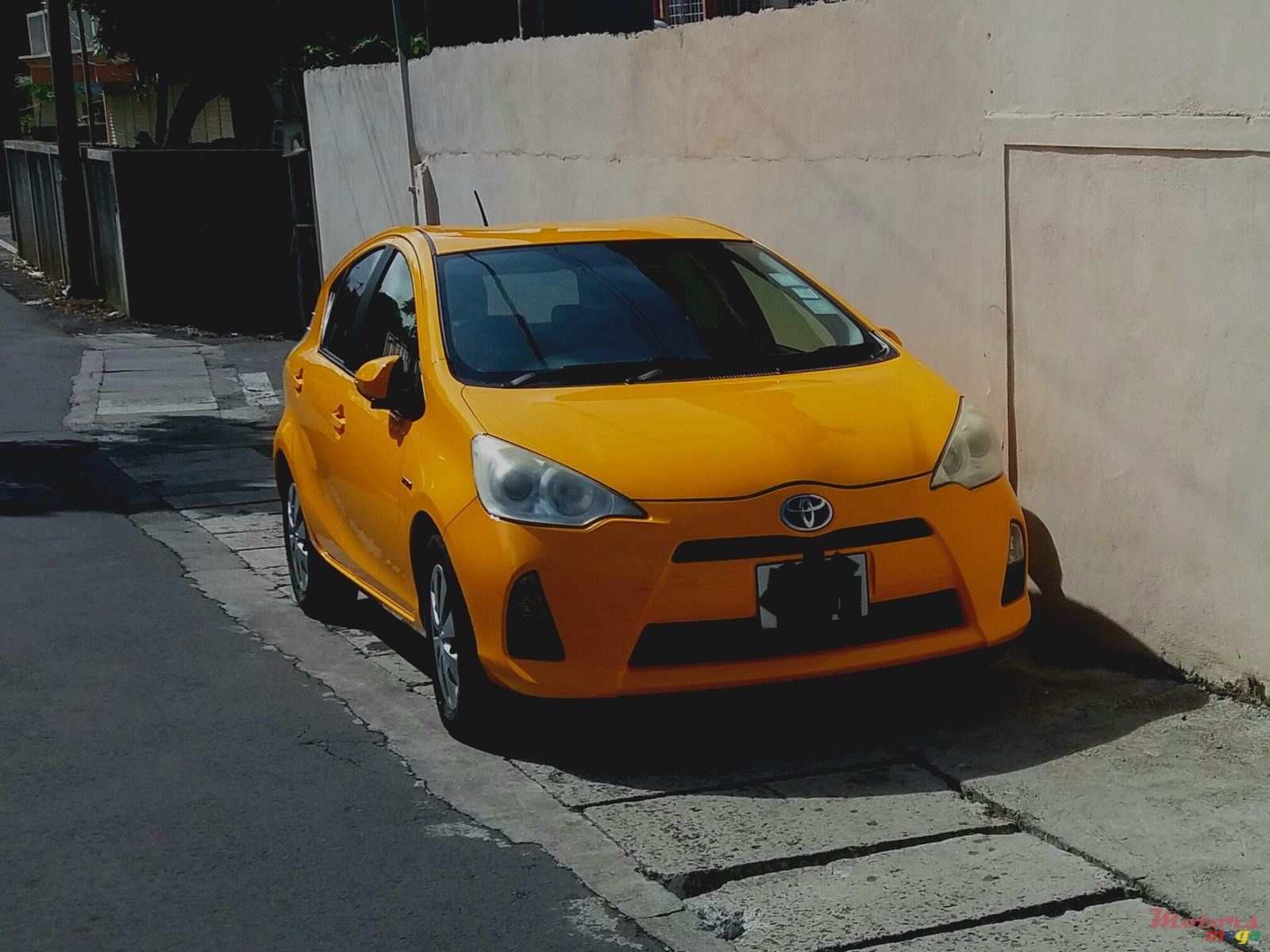 2012' Toyota Aqua two year warranty on battery photo #3